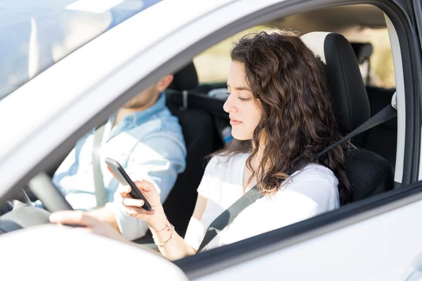 5 Worst Driving Habits Parents Pass To Teens